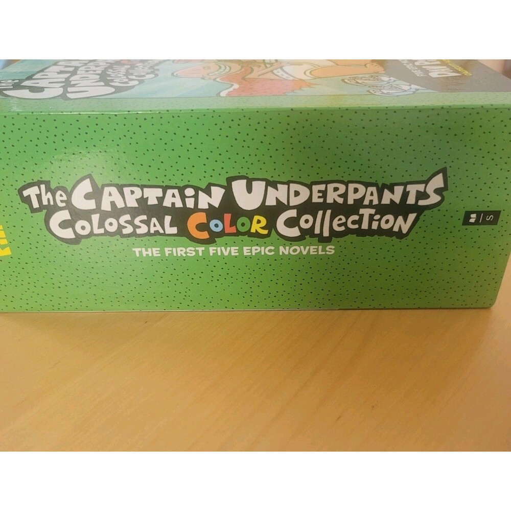 Captain Underpants Colossal Color Collection Box Set 5 - Picture 4 of 9